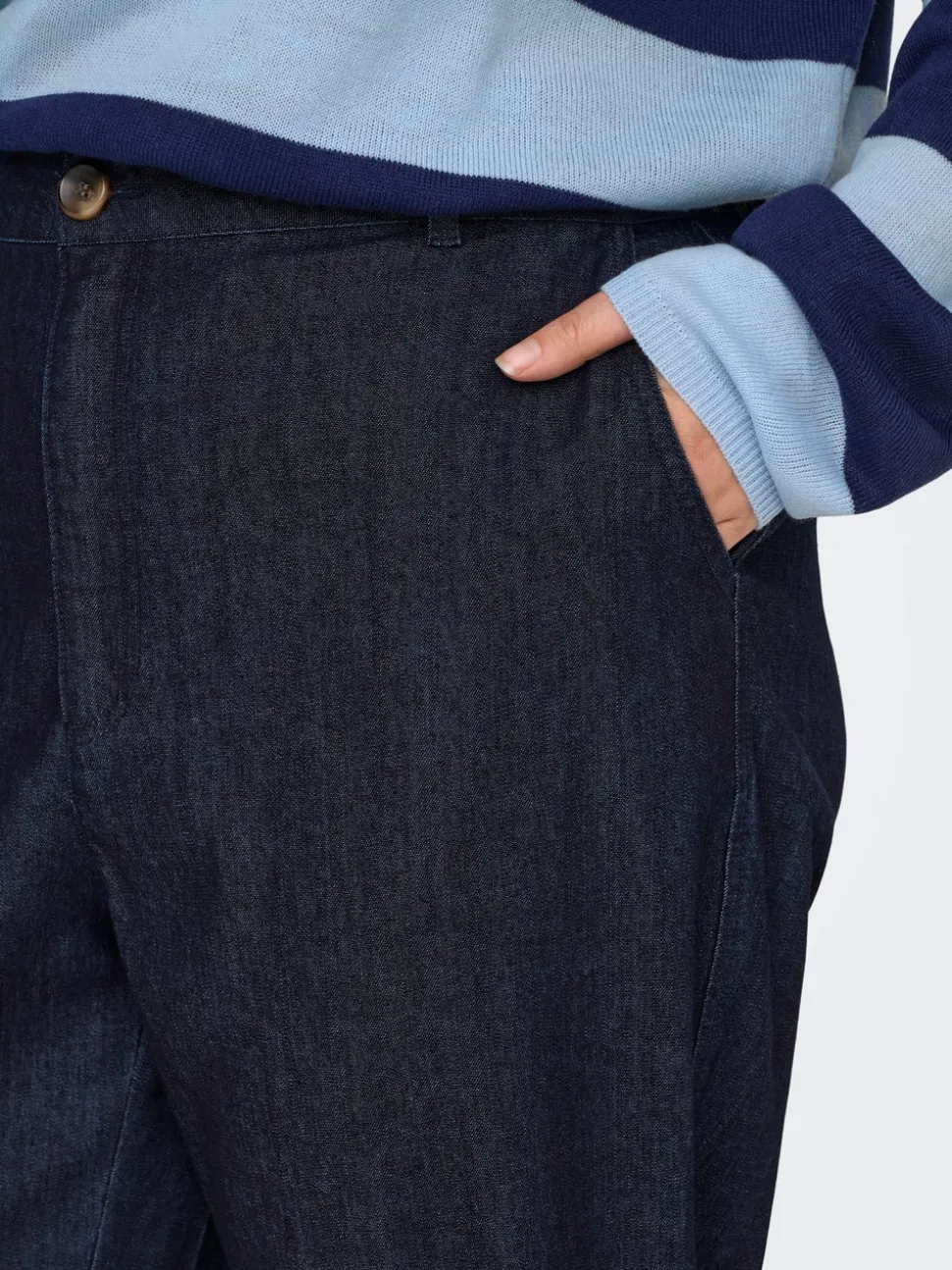 CARASHBY Straight Fit Court Jeans