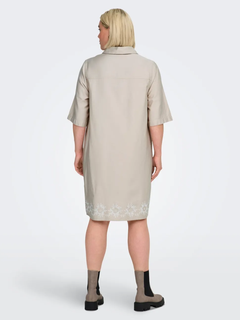 CARBELLE-KASSIA Robe courte