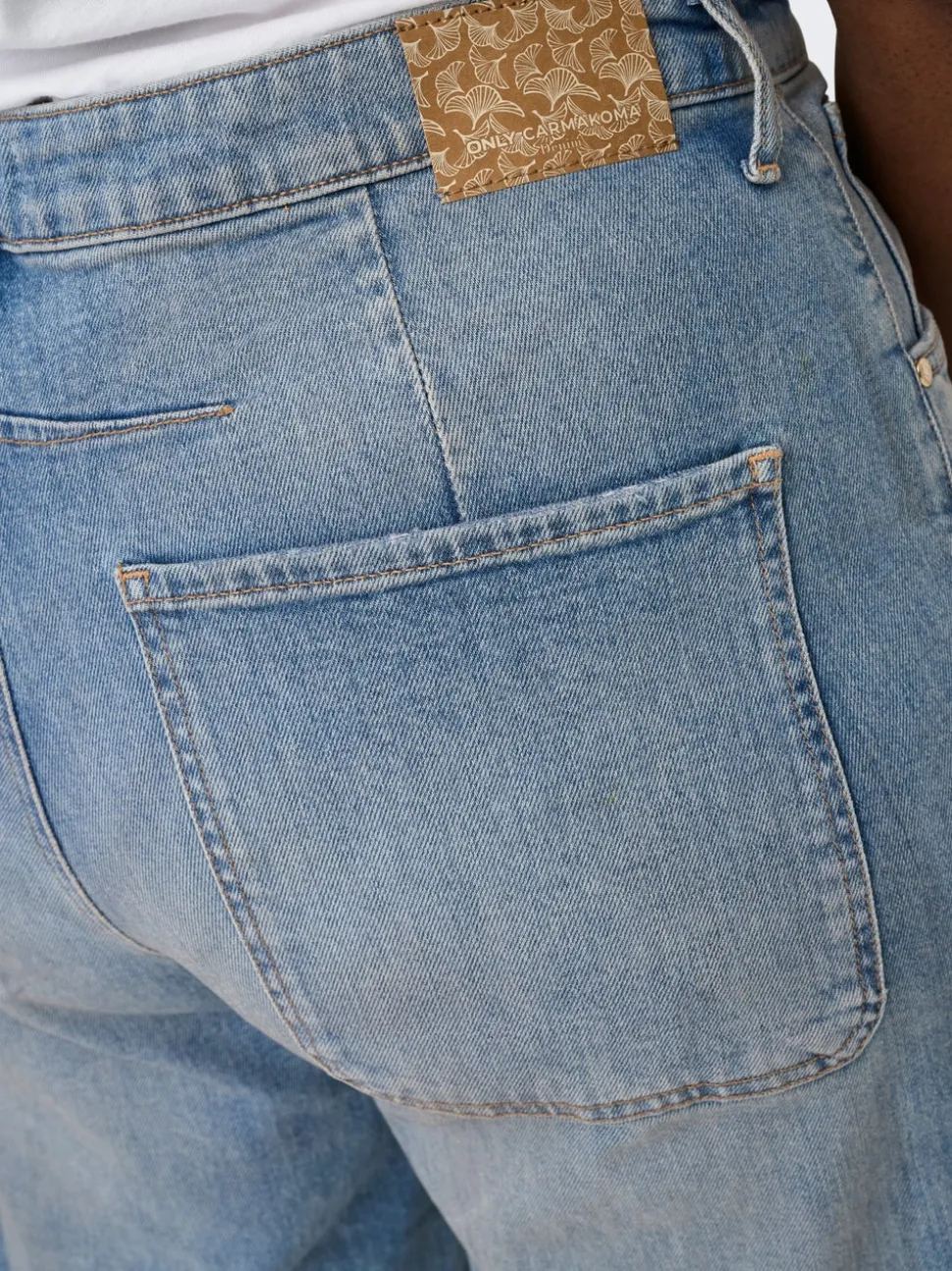 CARFRANKIE Taille haute Coupe barrel Longueur cheville Jeans
