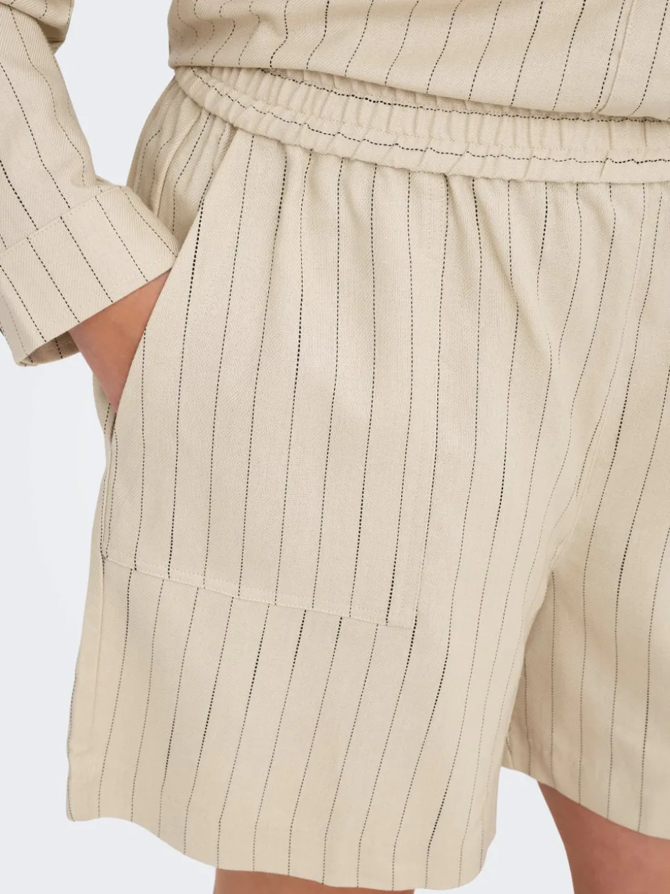 CARMONICA Taille moyenne Loose Fit Short chino