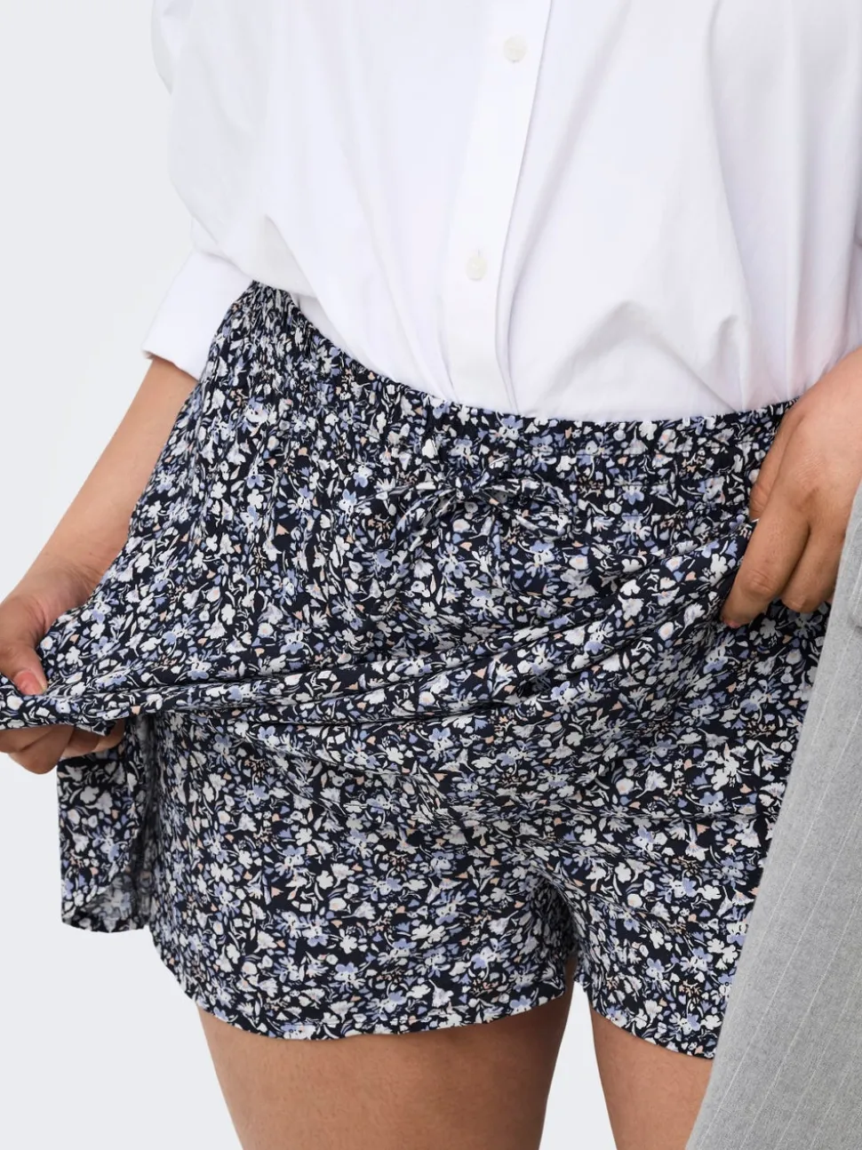 CARNALA Jupe courte Jupe-short