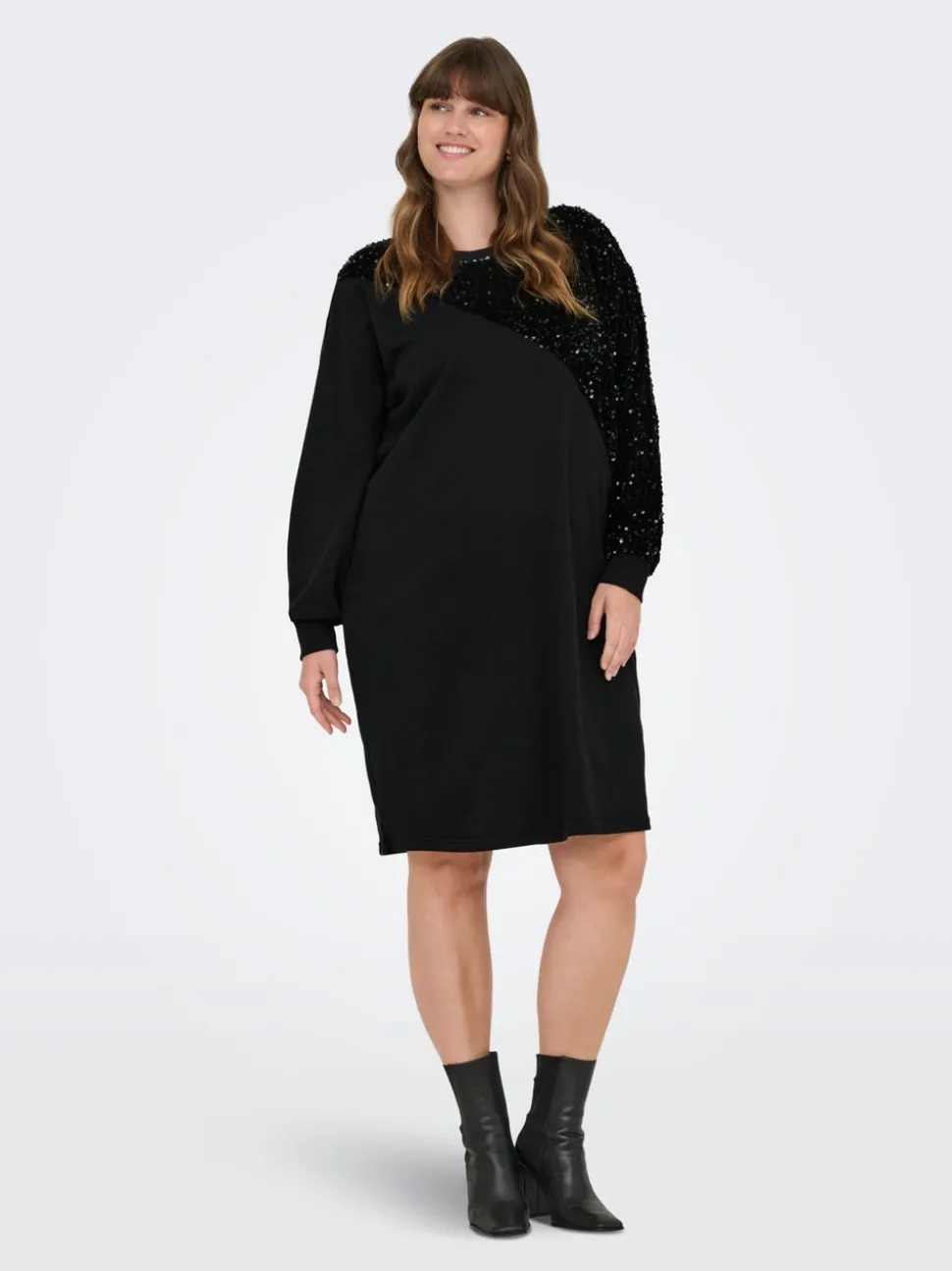 CARNELLIE Robe courte