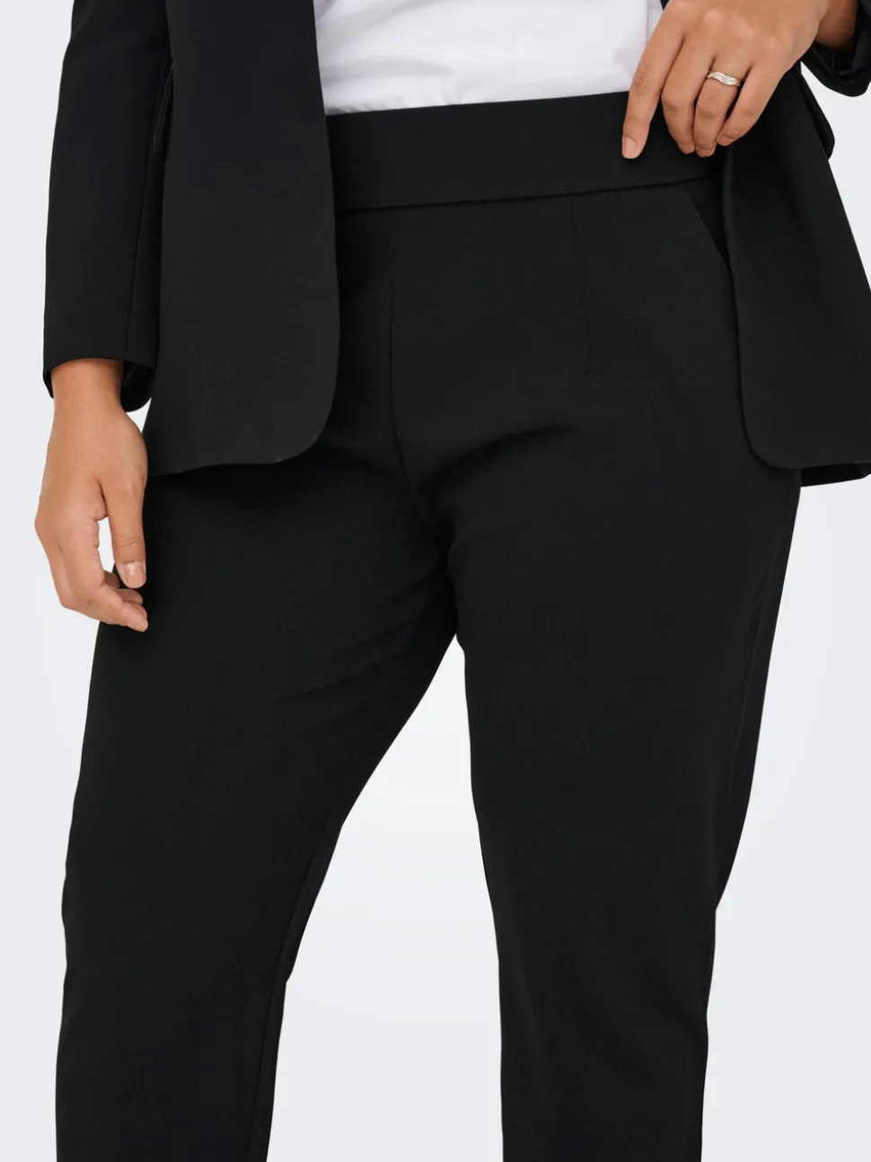 CARSTILLA pantalon cigarette