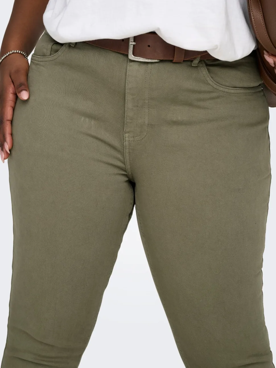 CARWILLY Cropped Fit Court Jeans