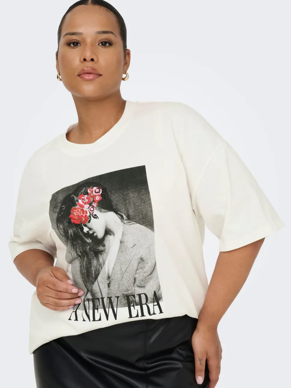 CARWINOVA T-shirt