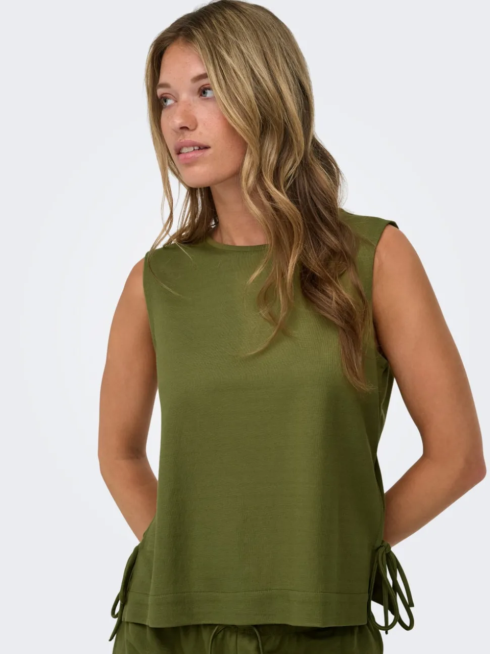 JDYLESLIE Top