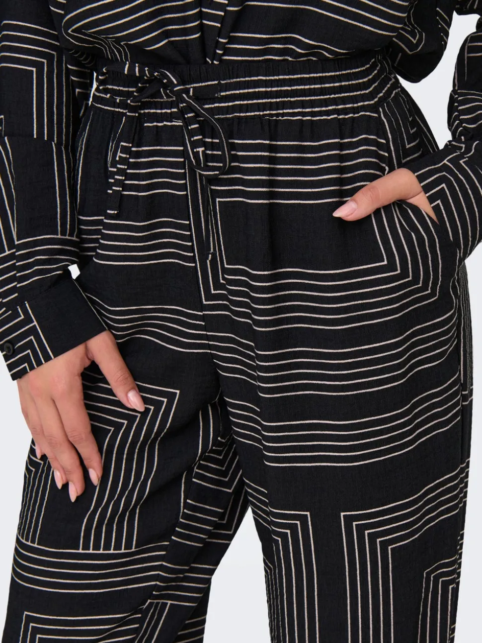 JDYPEPPER Loose Fit Pantalon à jambe large