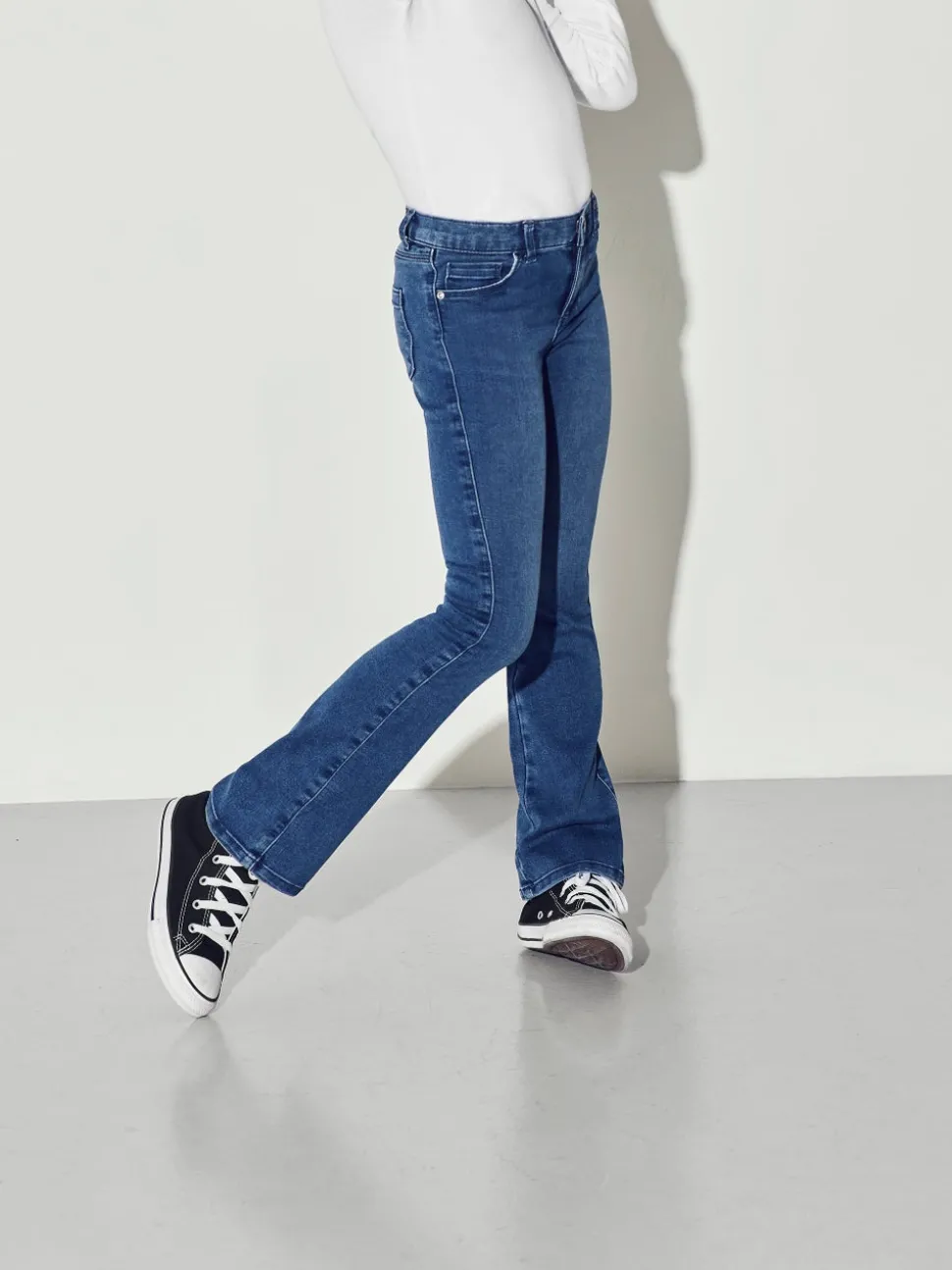 KONROYAL Flared Fit Jeans