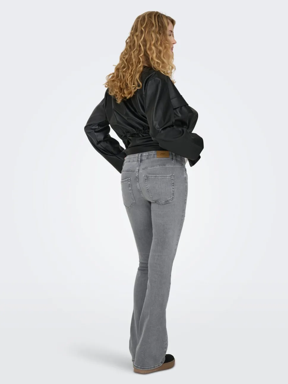 OLMBLUSH Flared Fit Jeans