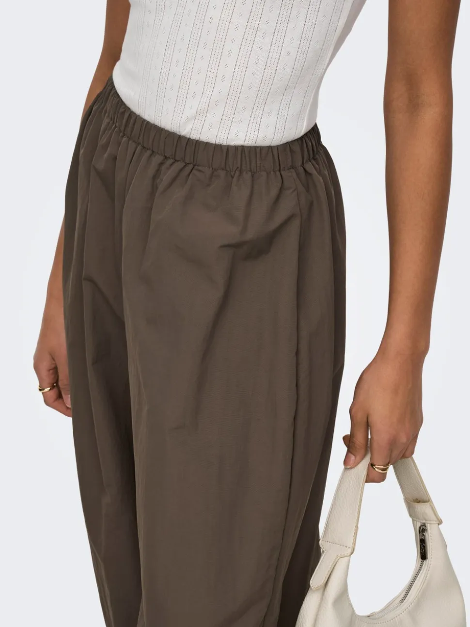 ONLAZRA Coupe barrel Pantalon style parachute