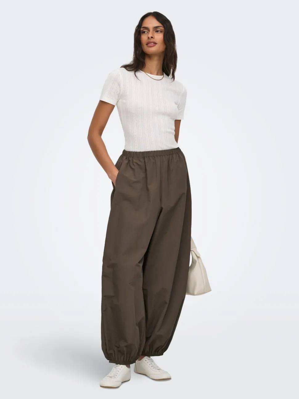 ONLAZRA Coupe barrel Pantalon style parachute