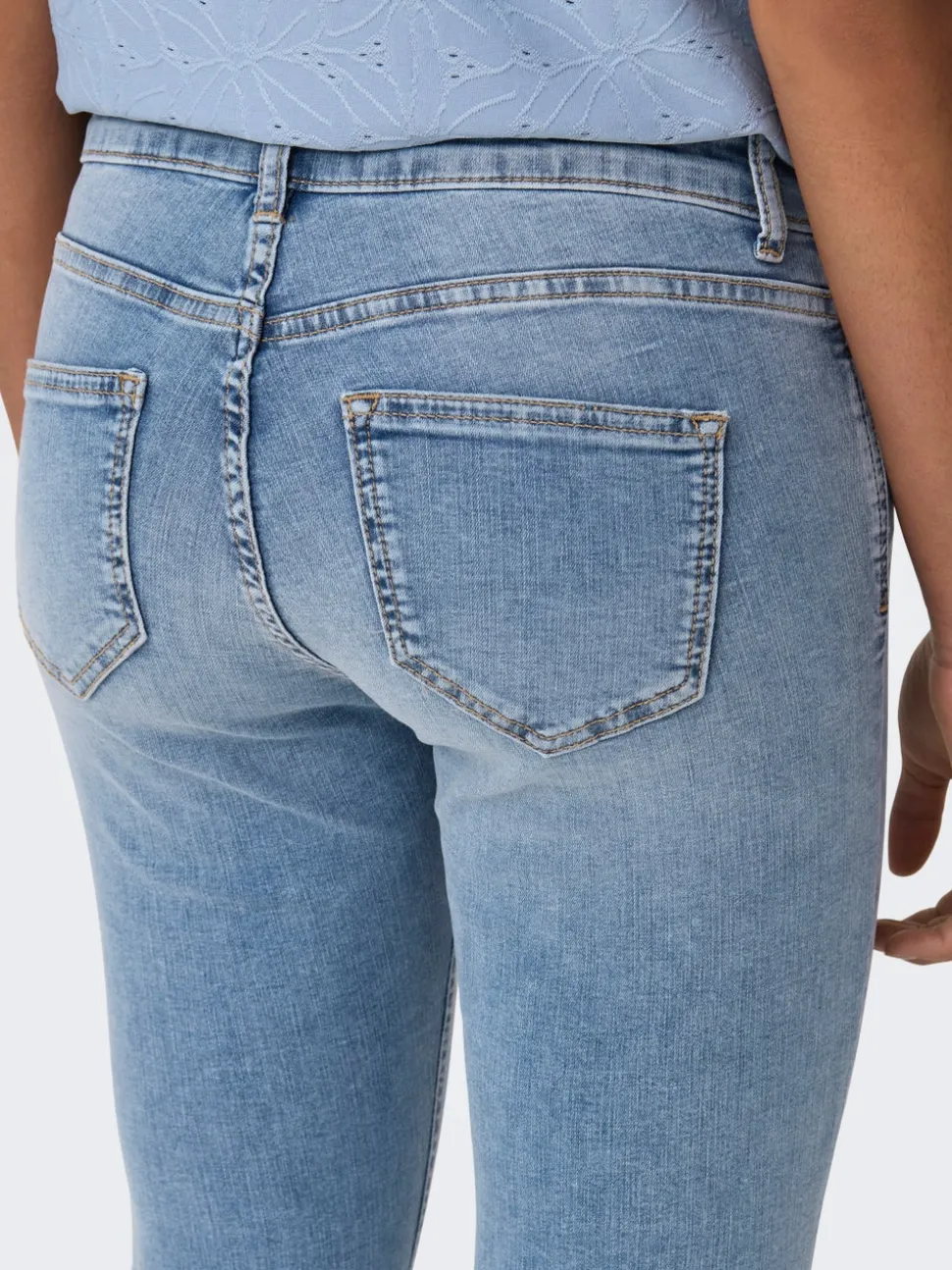 ONLBLUSH Taille moyenne Skinny Fit capri Short en denim