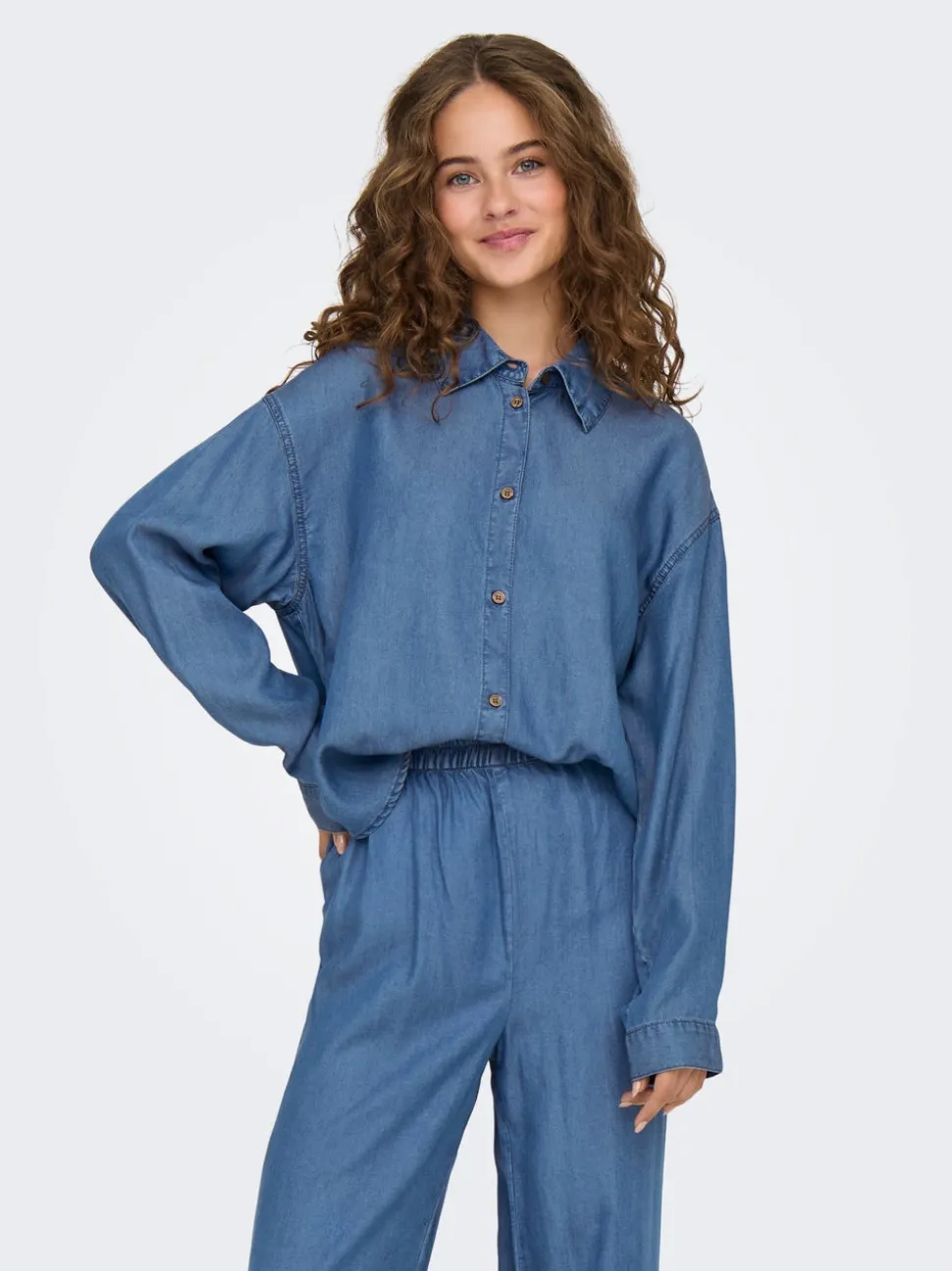 ONLCHARIS Top