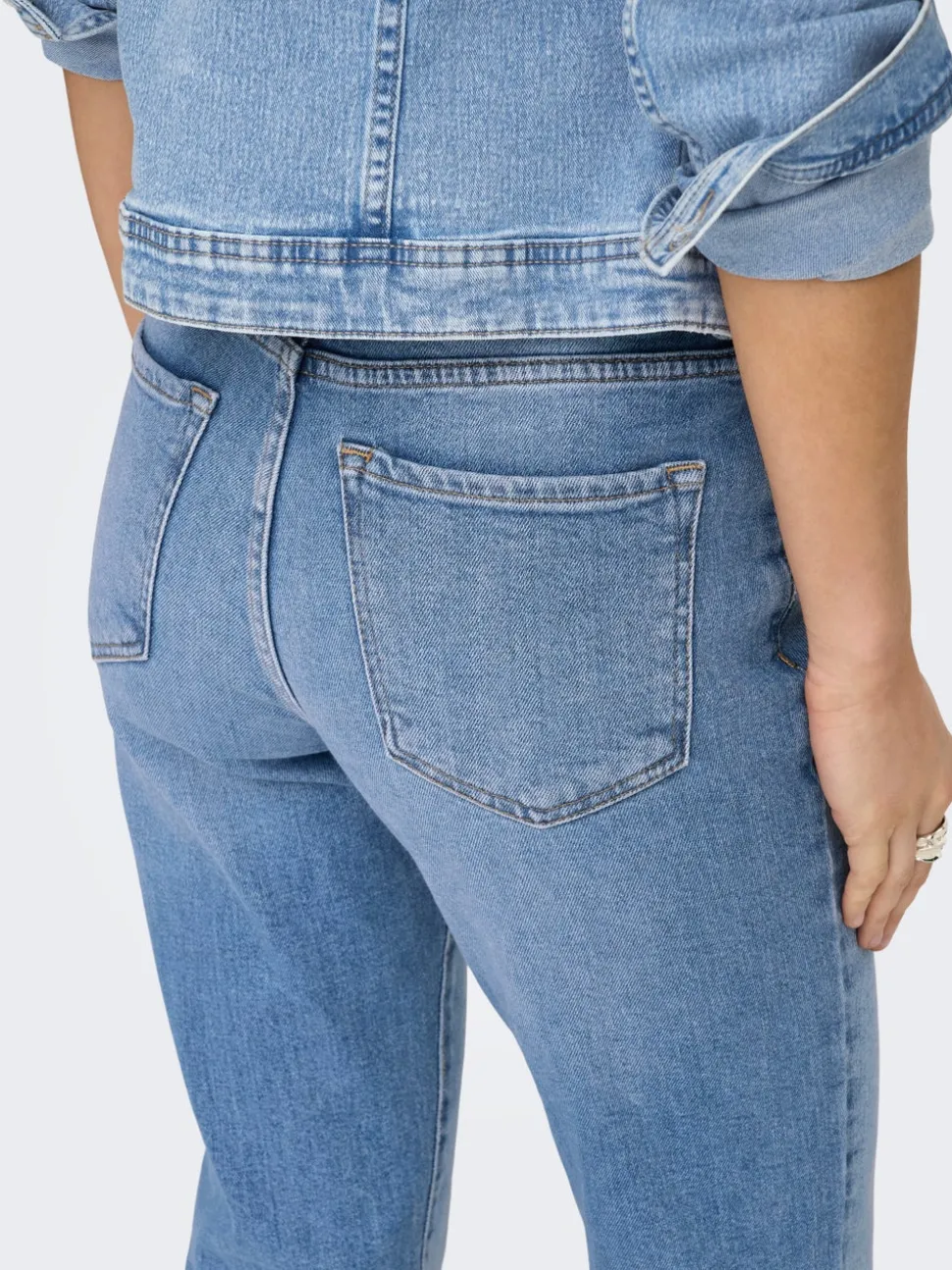ONLEMILY Taille haute Straight Fit Longueur cheville Jeans