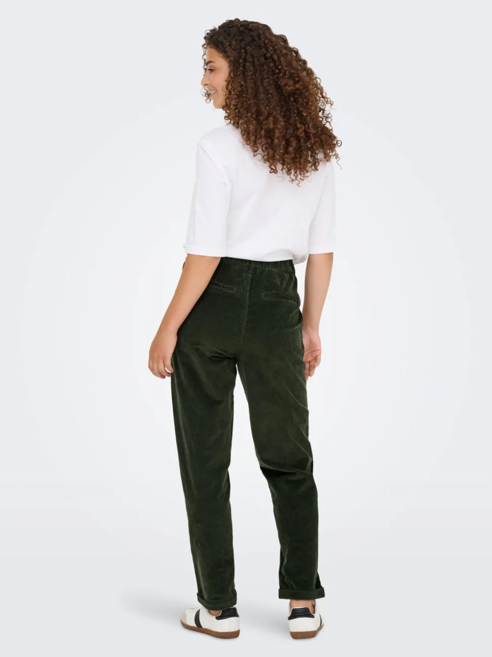 ONLFLORA Pantalon classique en velours côtelé coupe carotte