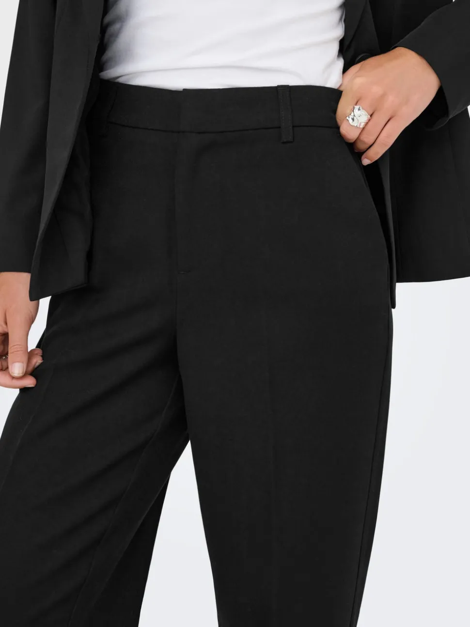 ONLHATTIE-LANA Straight Tapered Fit Pantalon à jambe large