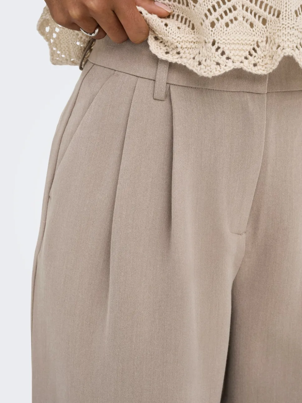 ONLHATTIE Straight Tapered Fit Pantalon