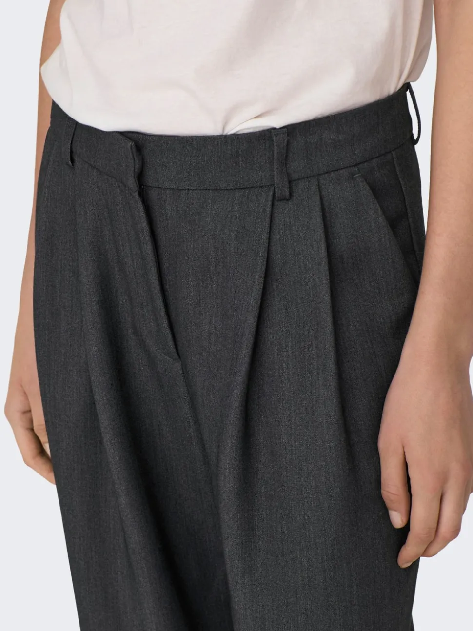 ONLHATTIE Straight Tapered Fit Pantalon