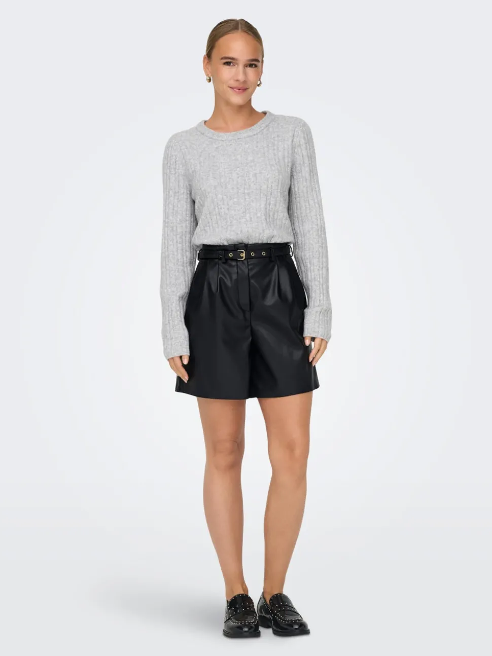 ONLHEIDI Taille moyenne Regular Fit Short en cuir synthétique