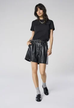 ONLHEIDI Taille moyenne Regular Fit Short en cuir synthétique