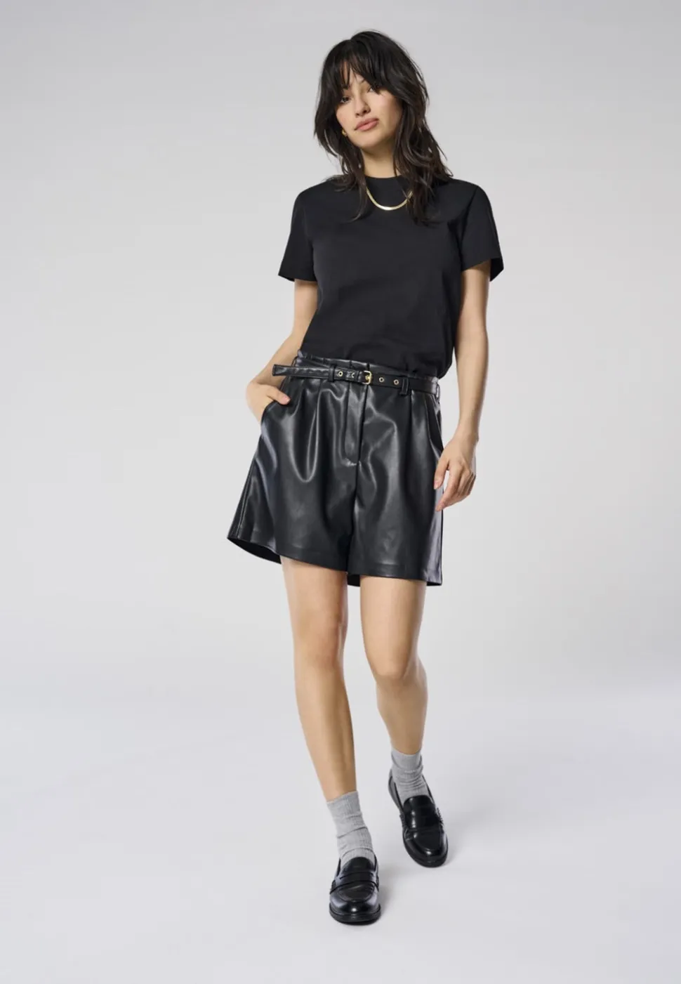 ONLHEIDI Taille moyenne Regular Fit Short en cuir synthétique