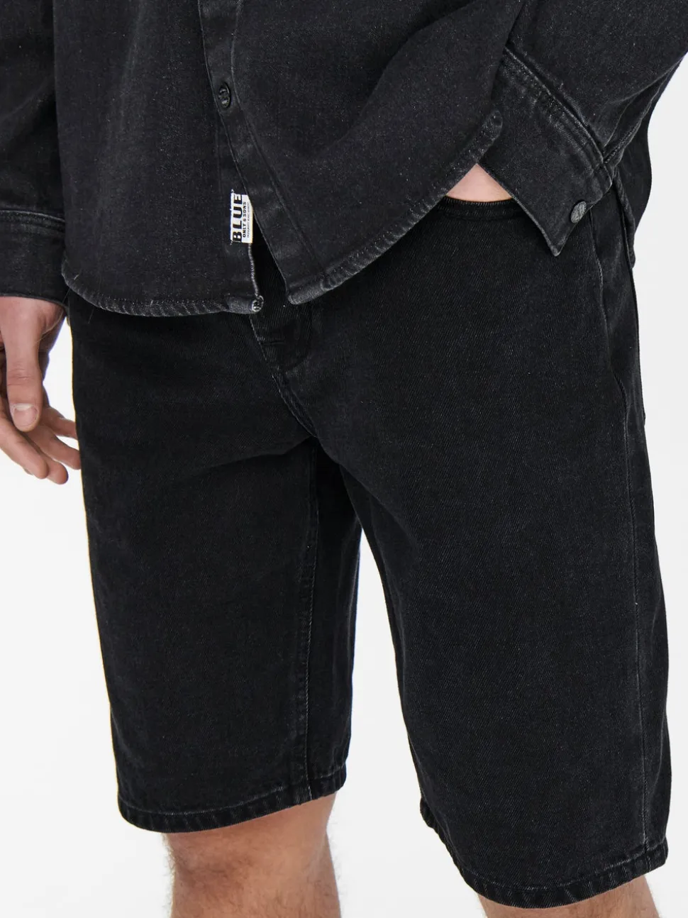 ONSAVI Tapered Fit Shorts