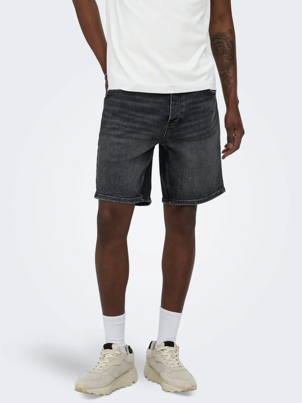 ONSEDGE Straight Fit Shorts