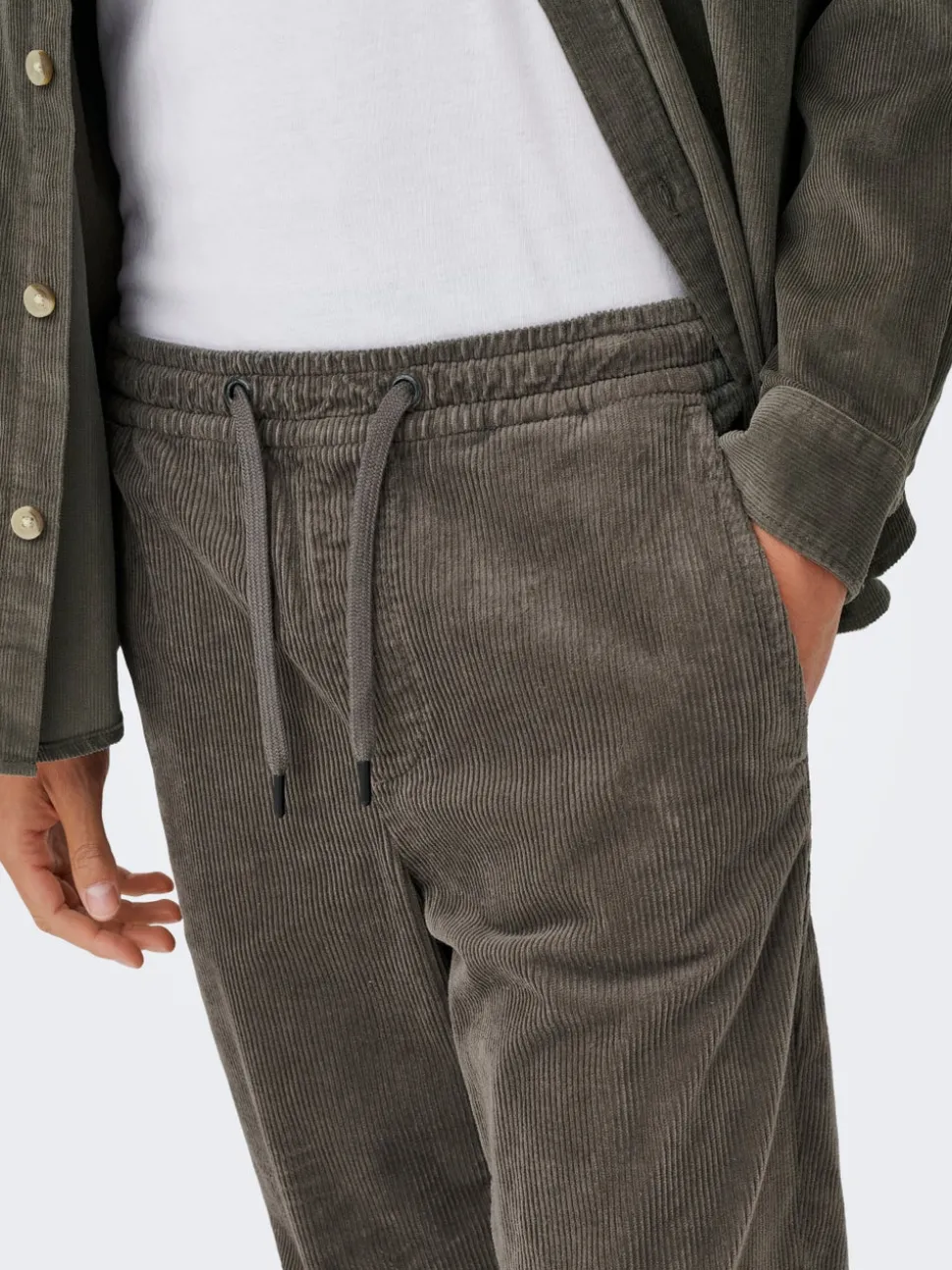 ONSLINUS Pantalon en velours côtelé coupe fuselée