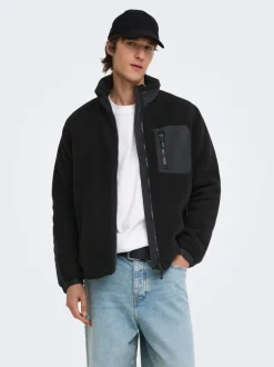 ONSTYRO Veste