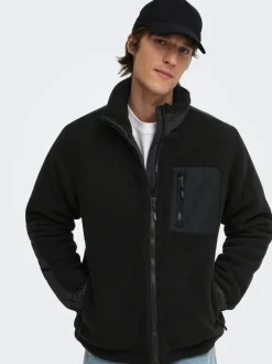 ONSTYRO Veste
